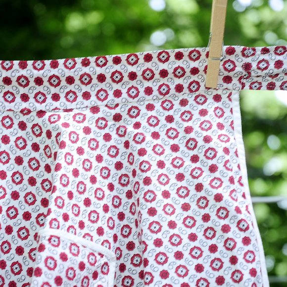 VTG Red & White Floral & Medallion Print Apron - Picture 5 of 8